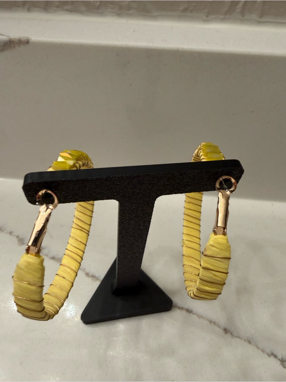 ⛔️Yellow Faceted Hoop Earrings - Picture 5 of 7